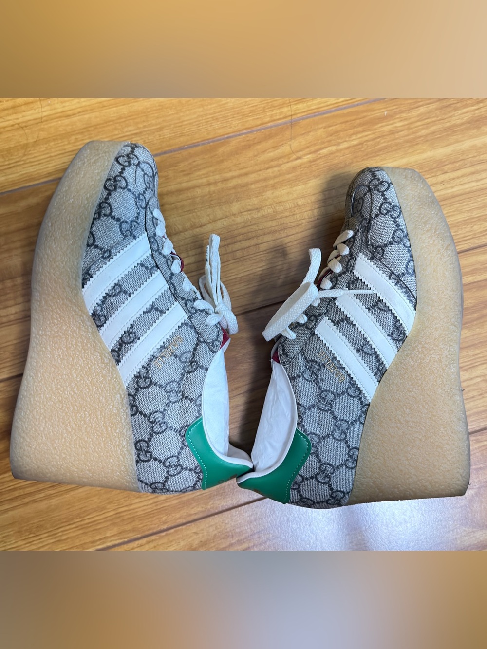 Gucci Beige GG Monogram Sneakers with White, Green & Red Accents - Picture 4 of 8